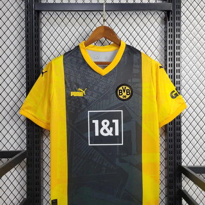 Borussia Dortmund "Royal Crest" Special Kit