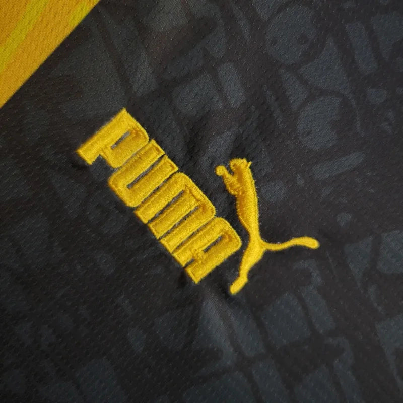 Borussia Dortmund "Royal Crest" Special Kit