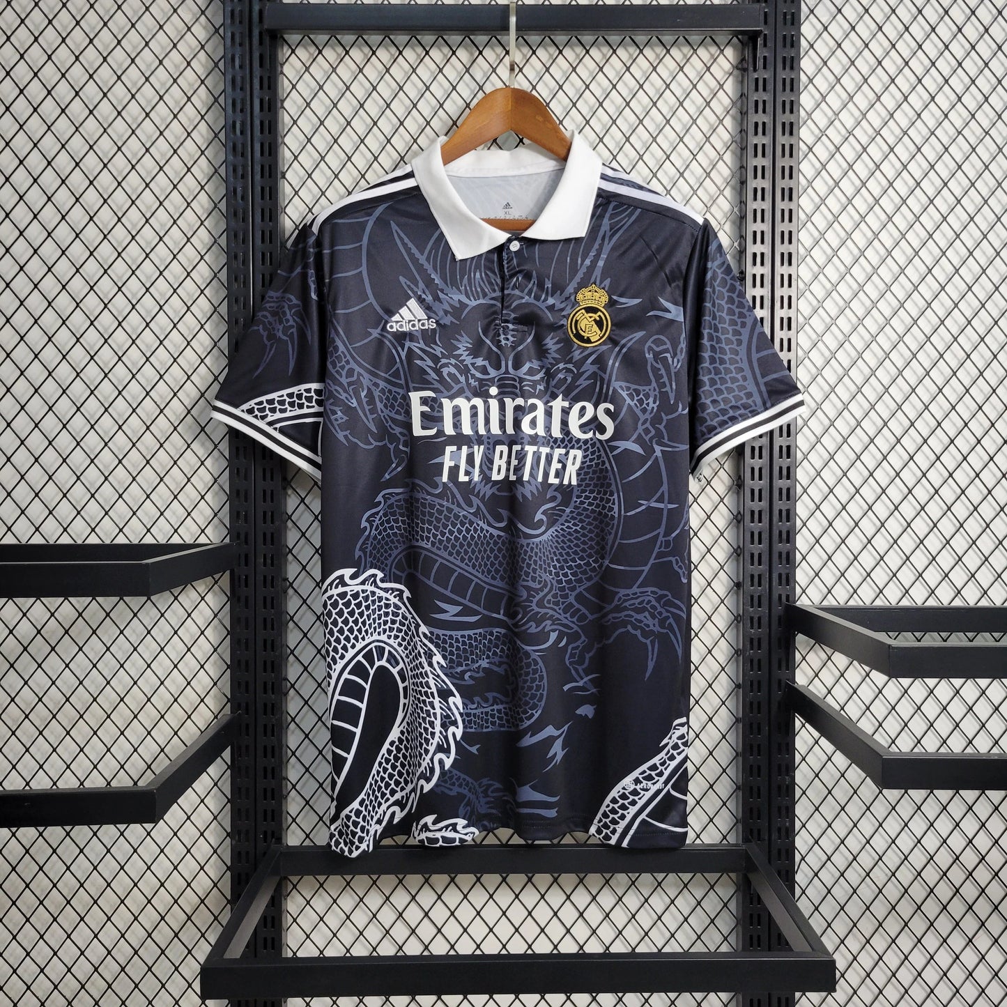 Real Madrid "Dragón Negro" Special Kit