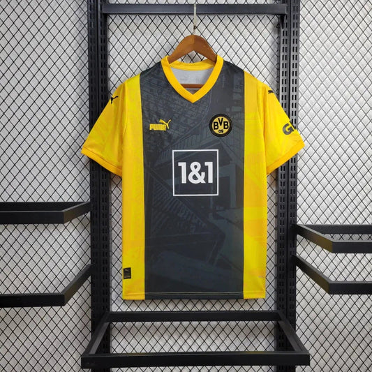 Borussia Dortmund "Royal Crest" Special Kit