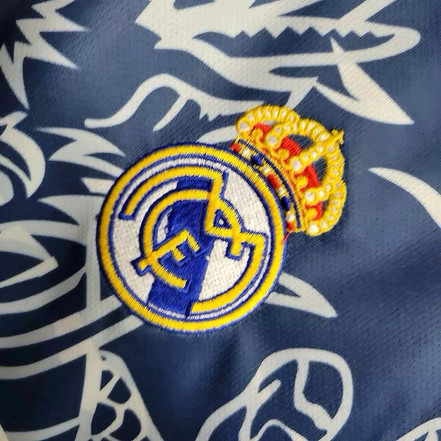 Real Madrid "Dragón Azul" Special Kit